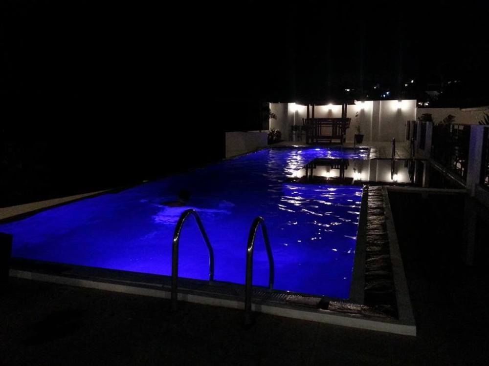 Vista Real Hotel Tagaytay City Buitenkant foto